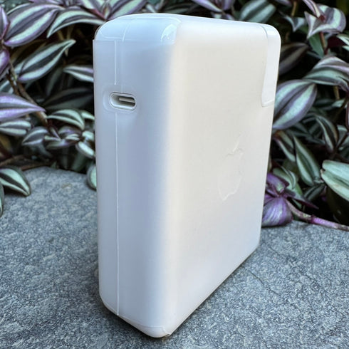 APPLE - CUBO USB-C DE 140W MACBOOK (NO INCLUYE CABLE)